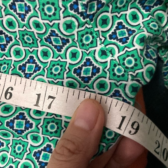 Cinch Women's Green Button Down Shirt - Picture 6 of 7